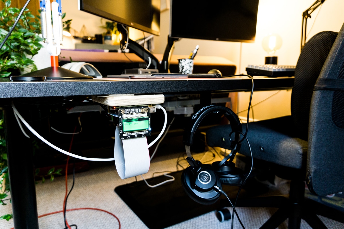 Home Made Standing Desk Raspberry Pi Controller